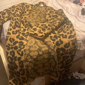Medium leopard print sweater